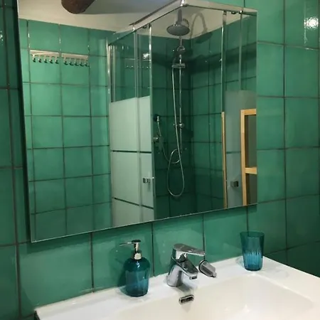 דירה Mida House